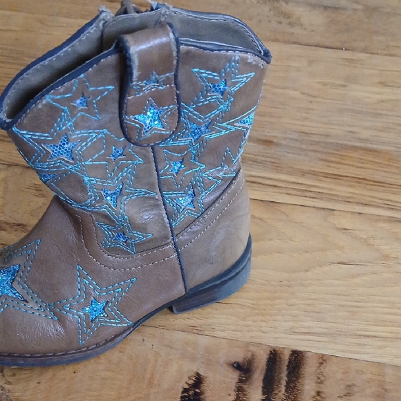 Wonder Nation Brown Boots with Blue Star Embroidery - Picture 3 of 10